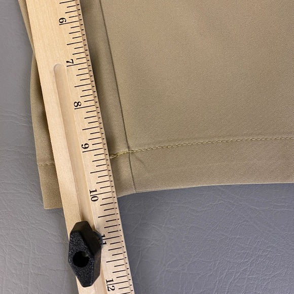 Haggar Cool 18 Pro Golf Shorts Size 46‎ Beige Pleated Khaki Moisture Wicking - Picture 10 of 12